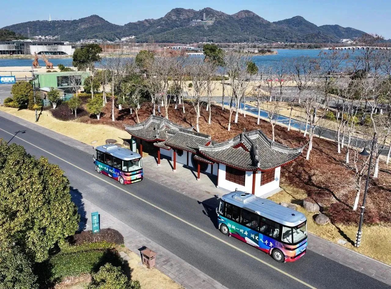 xianghu lake scenic area introduces autonomous minibuses