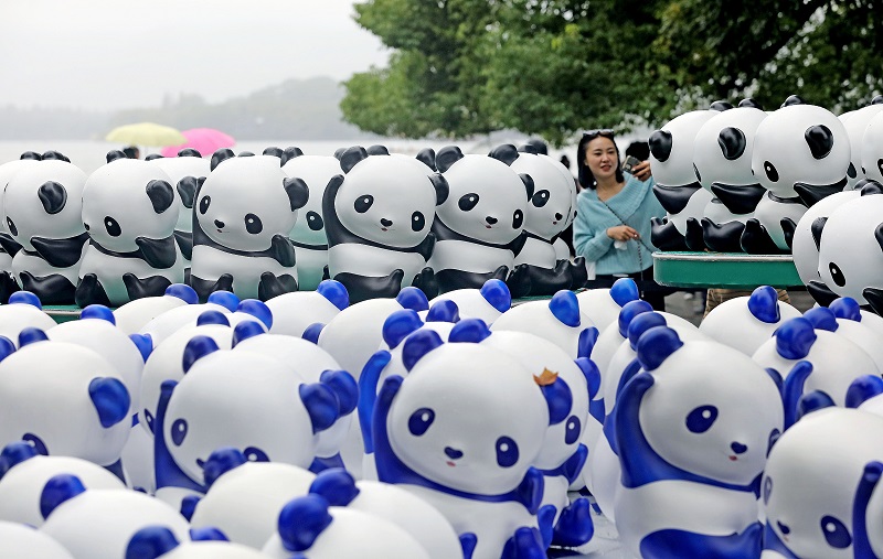 hangzhou celebrates international panda day with art installations