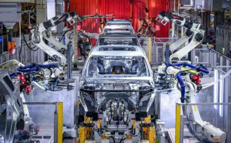 qiantang district's car-making industry accelerates