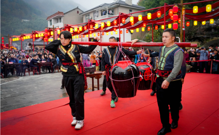 red rice wine drinking season begins in tonglu