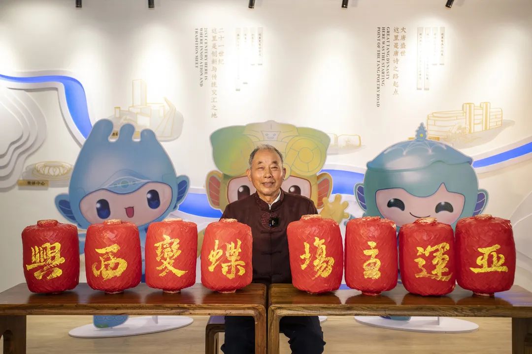 lantern craftsman upholds 2,000-year-old tradition in hangzhou